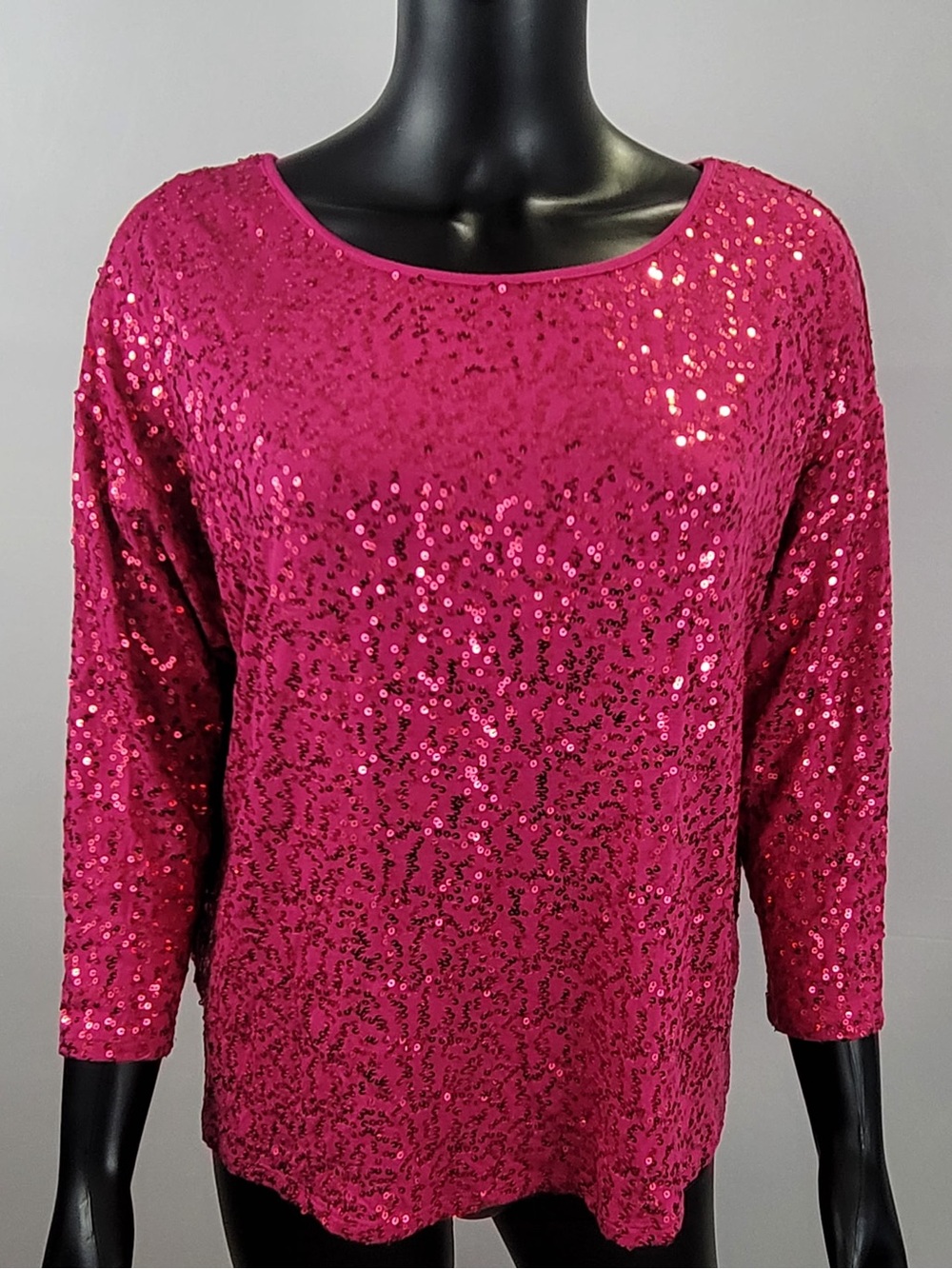 Size Small MADISON Sequin Scoop Neck Women's Top - Hot Pink